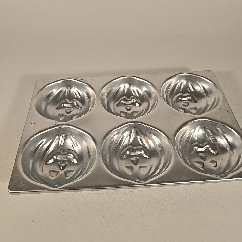 Mini Pumpkins Cake Pan 6‎ Cavity Mold Fall Halloween 1983 Wilton 508-1040